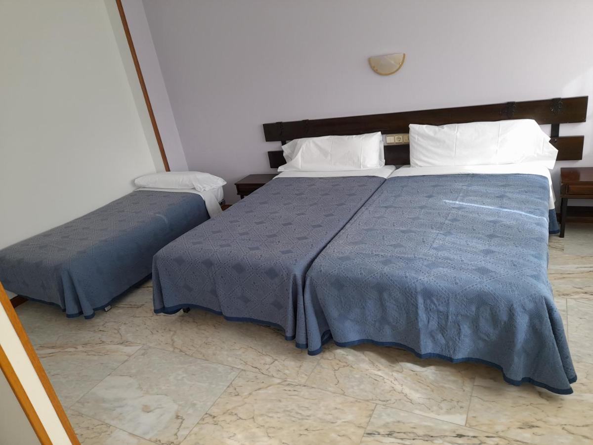 Hotel Os Carballos Сигуэйро Экстерьер фото