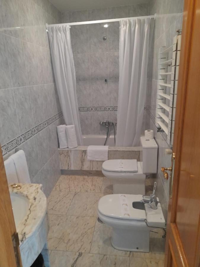 Hotel Os Carballos Сигуэйро Экстерьер фото